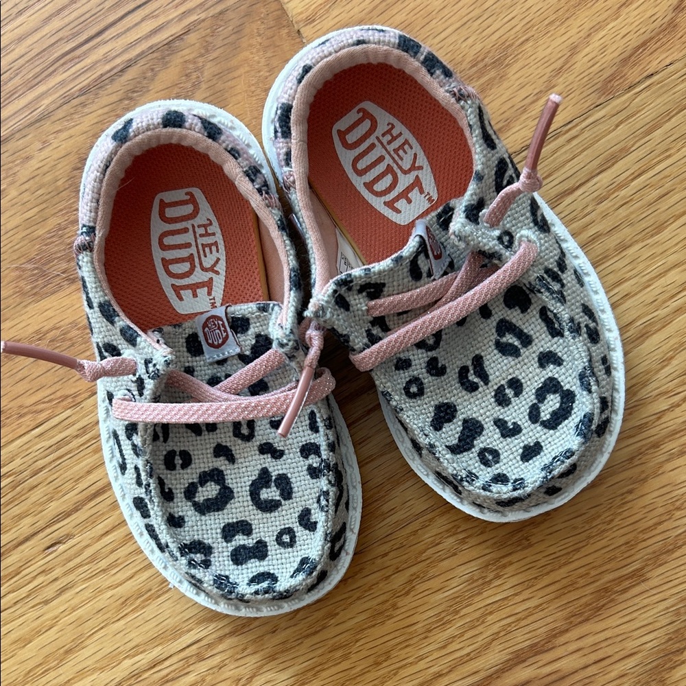 Hey Dude Kids with Leopard Pattern Sz. 5 T